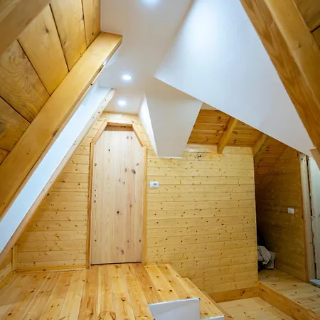 Pensjonat Prelatheth Theth